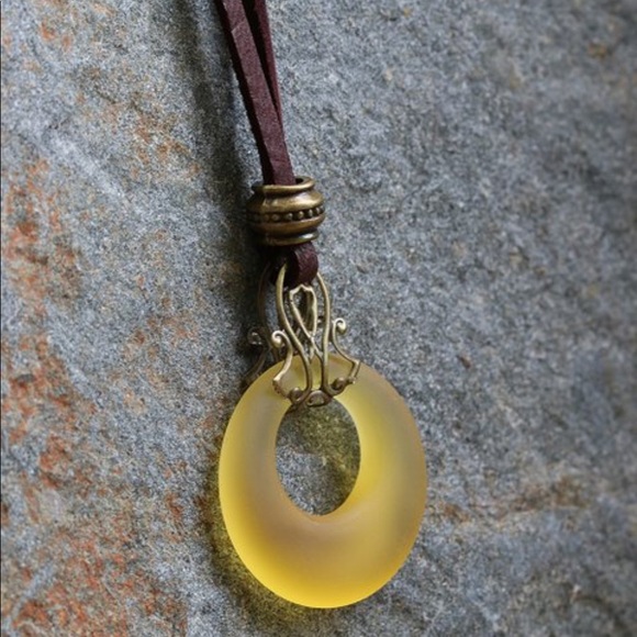 🌼Yellow Sea Glass & Leather Pendant Necklace New! - Picture 3 of 3